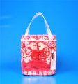 Sewing clear PVC plastic zipper bag with handle